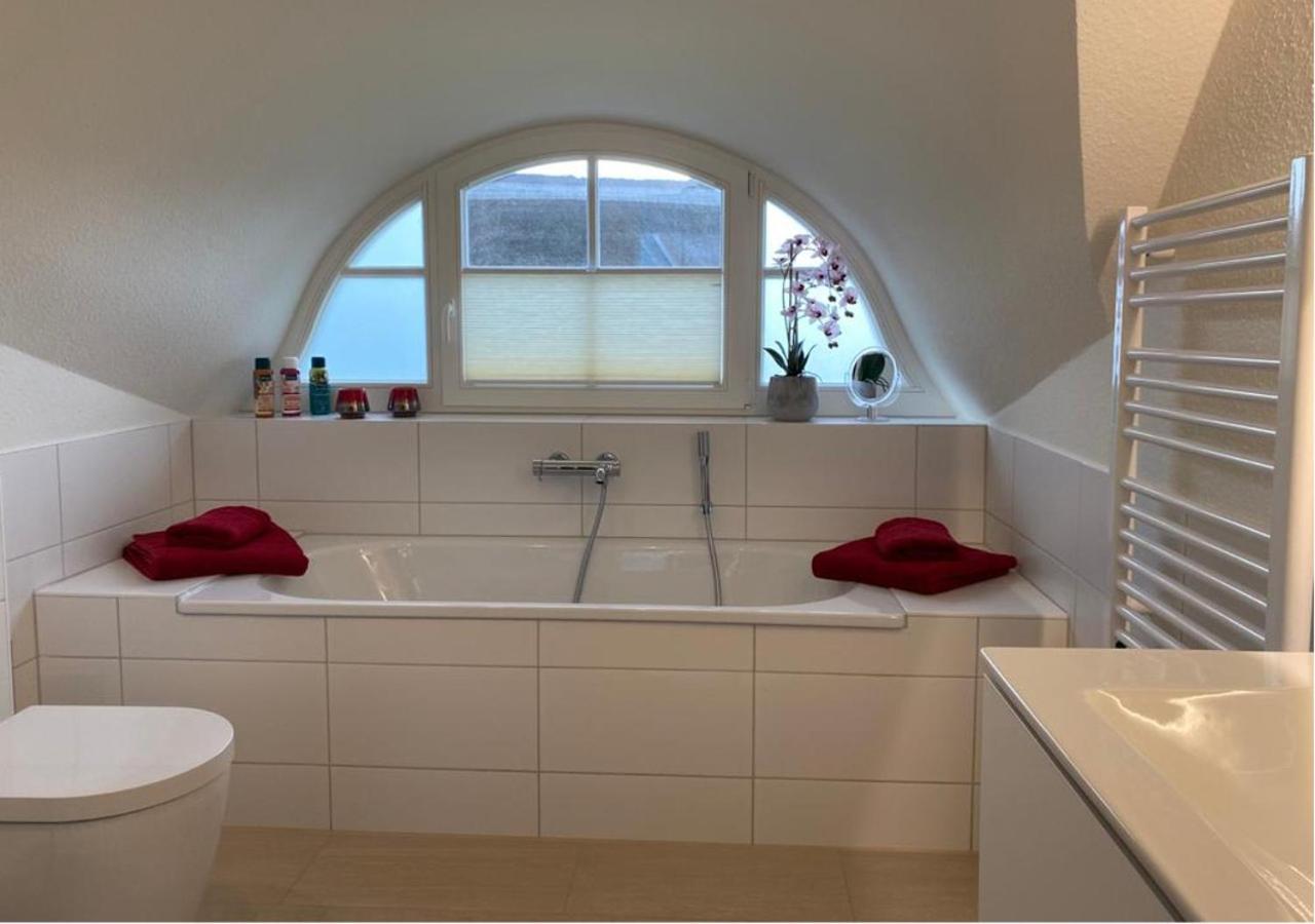 Modernes Reetdach-Ostseeferienhaus Bella Mare, Insel Usedom Mit Sauna, Kamin & Sonnenterrasse Zirchow Luaran gambar