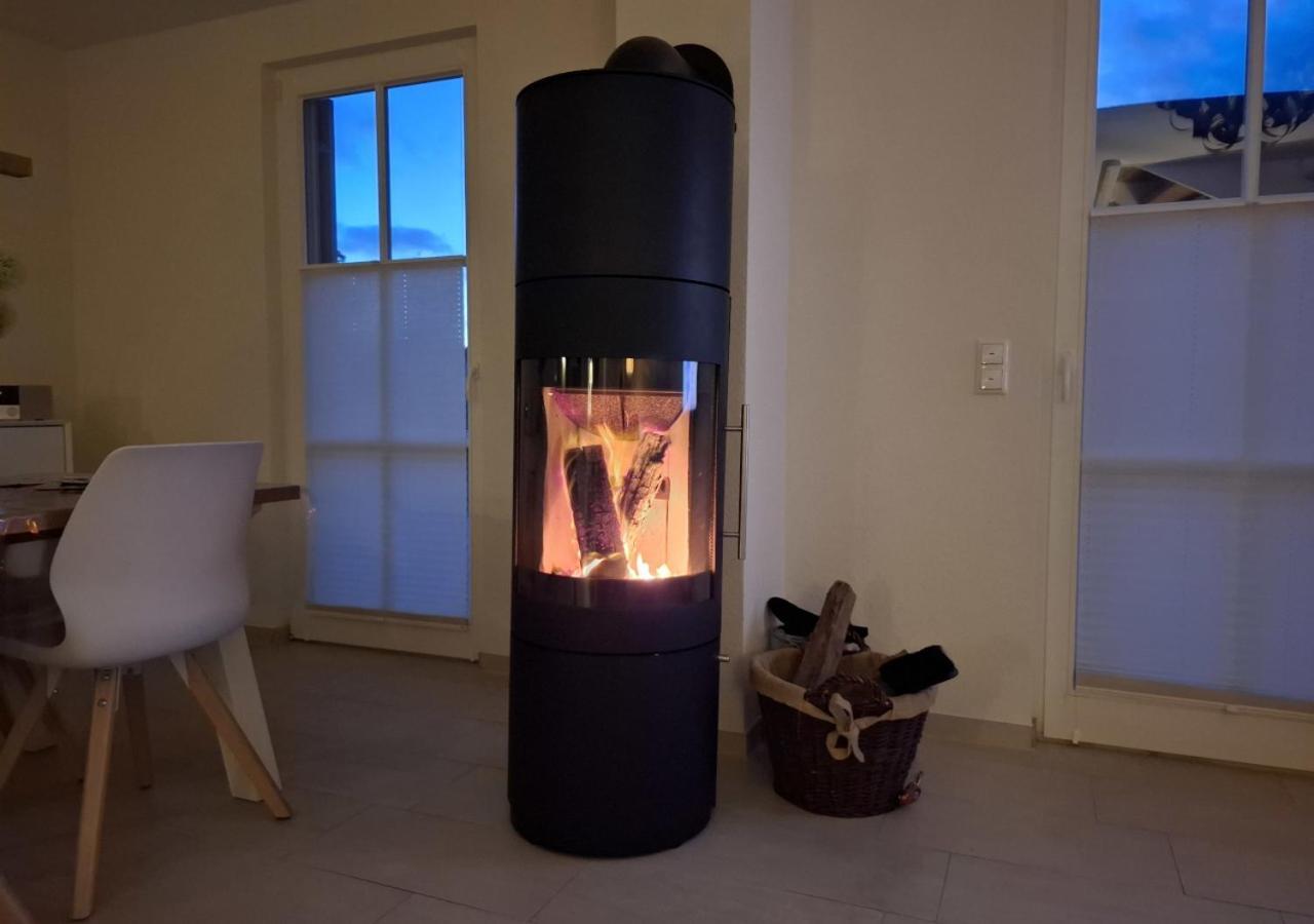 Modernes Reetdach-Ostseeferienhaus Bella Mare, Insel Usedom Mit Sauna, Kamin & Sonnenterrasse Zirchow Luaran gambar